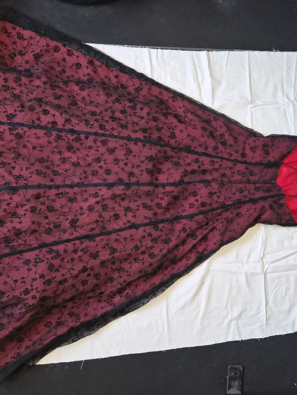 Sheer Black Floral Lace Over Red Fabric Sweetheart Neck A-line Promdress Y2k VTG - Picture 7 of 8